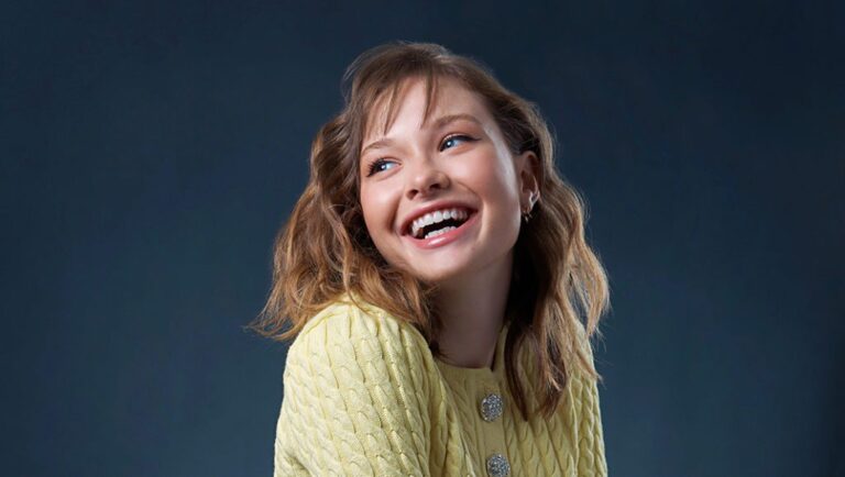 All About Zoe Colletti Her Rise To Fame And Whats Next - 51pitf2